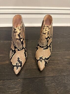 J.Crew natural snake booty size 8 1/2